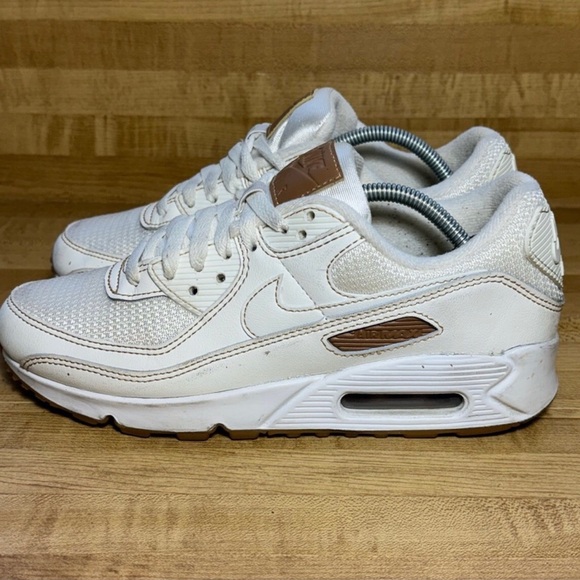 Woman’s Nike air max 90 - Picture 2 of 6